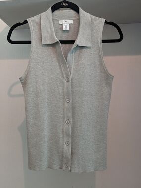 H By Halston Sleeveless Ribbed Knit Vest Hamptons Weekend Rich Girl Starter Pack